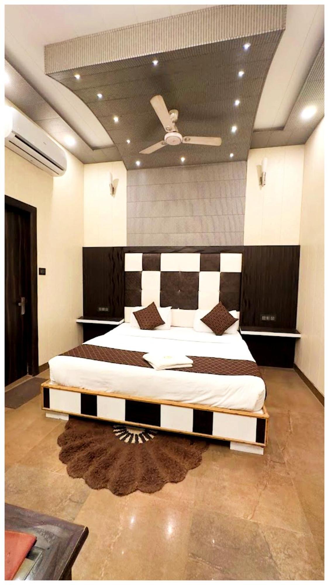 Grg Pardesi Hotel Haridwār Esterno foto