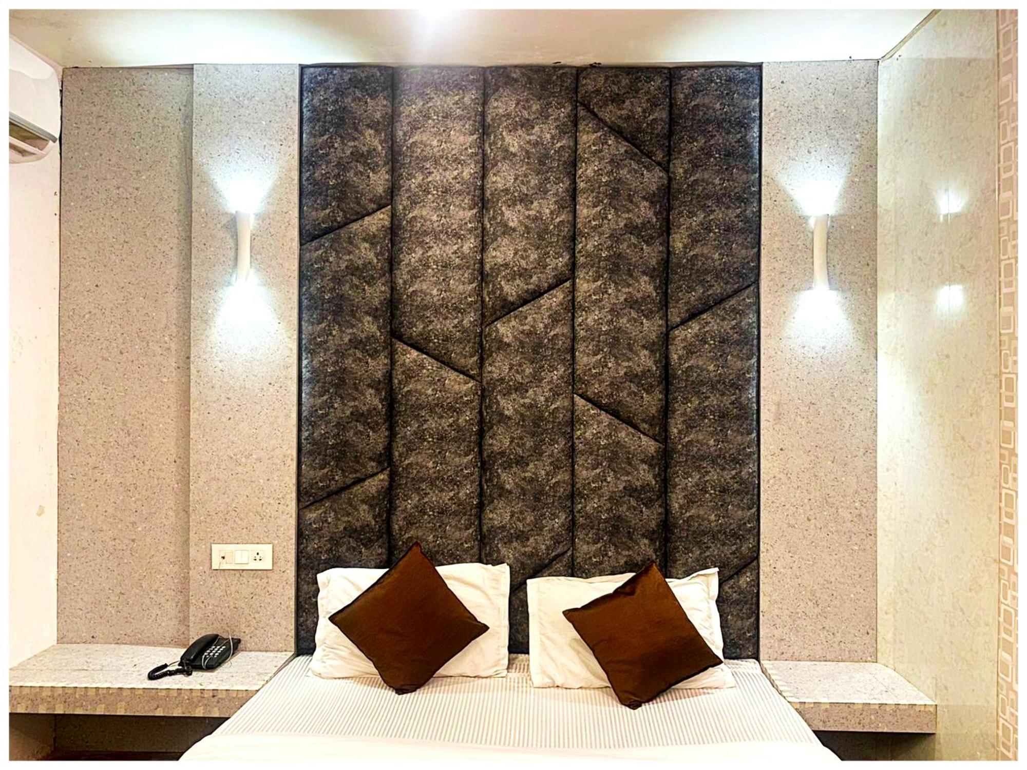 Grg Pardesi Hotel Haridwār Esterno foto