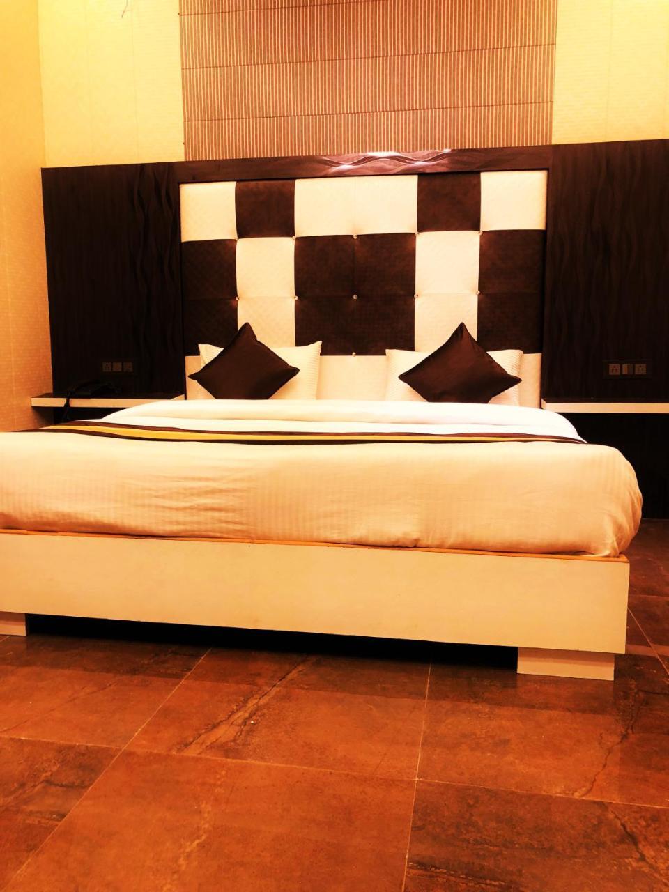 Grg Pardesi Hotel Haridwār Esterno foto
