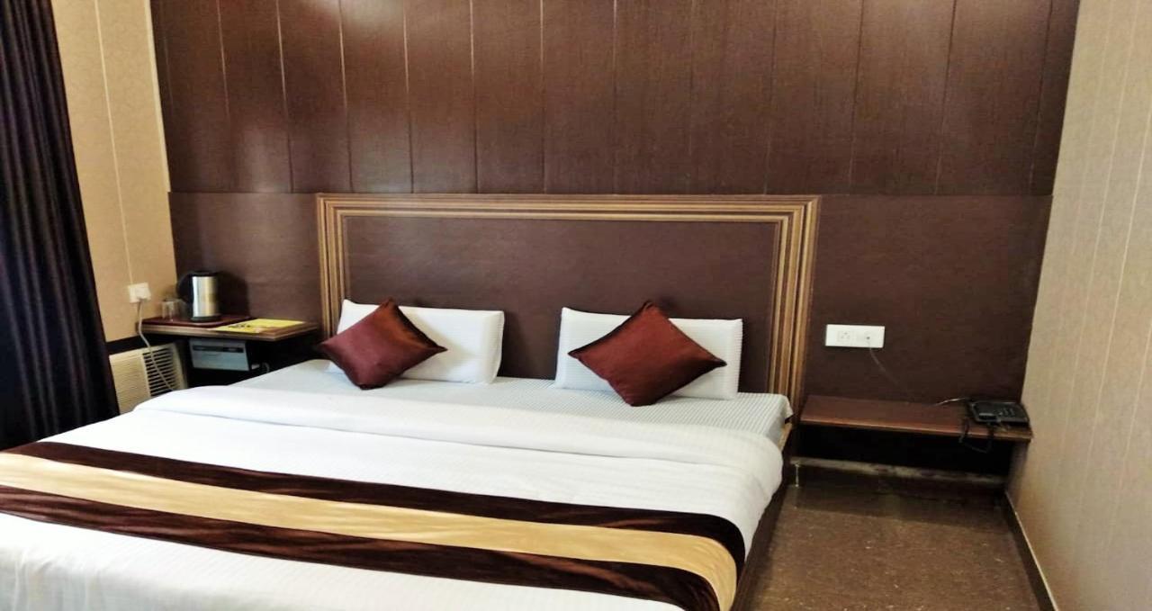Grg Pardesi Hotel Haridwār Esterno foto