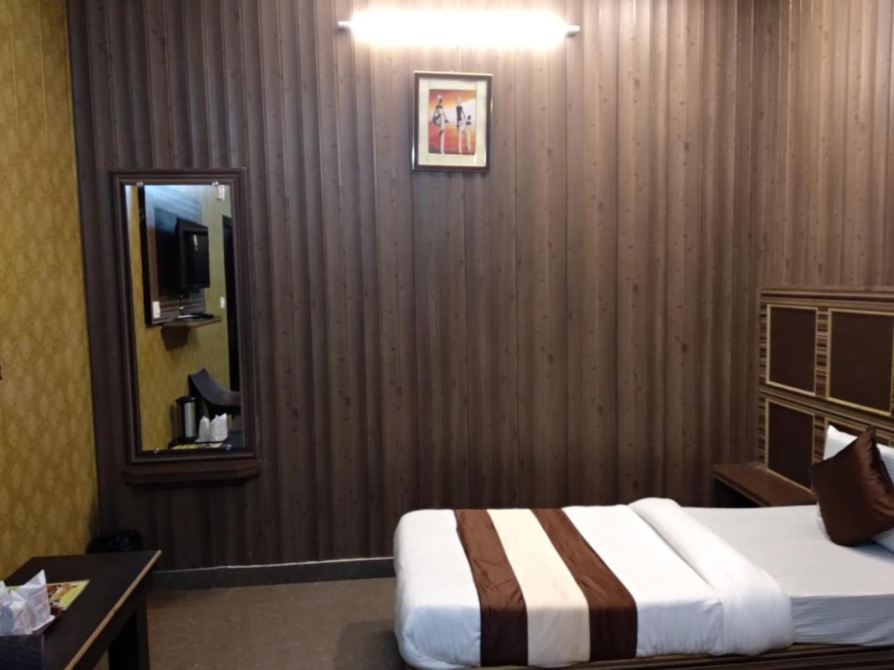 Grg Pardesi Hotel Haridwār Esterno foto